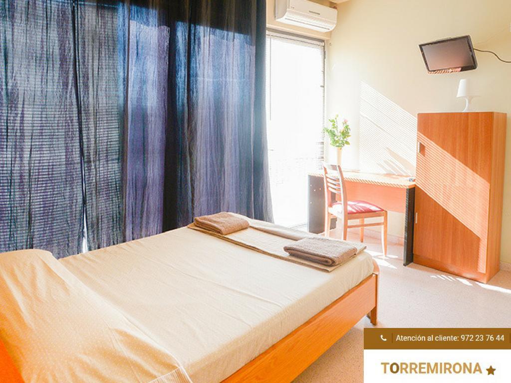 Hostal Torremirona Salt Kamer foto